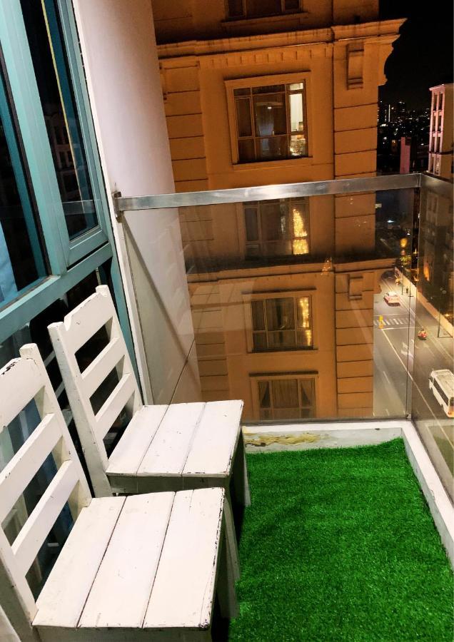 Two Palm Tree Villas Condominium - Studio 8Th Fl With Balcony - Across Terminal 3 Airport Pasay Exterior photo