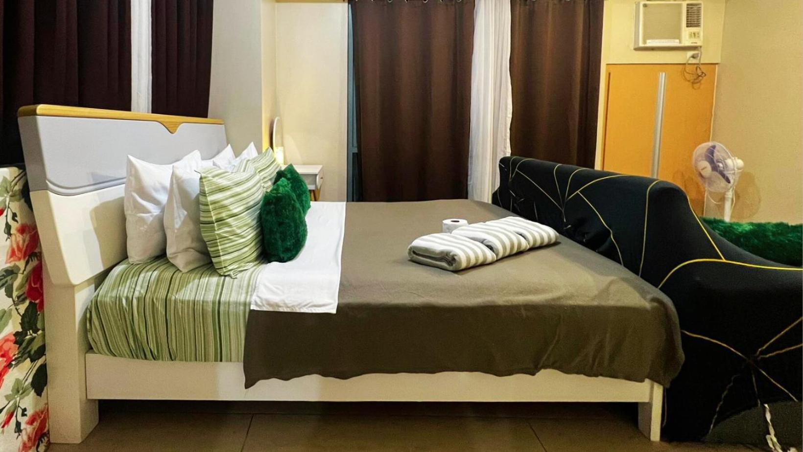 Two Palm Tree Villas Condominium - Studio 8Th Fl With Balcony - Across Terminal 3 Airport Pasay Exterior photo